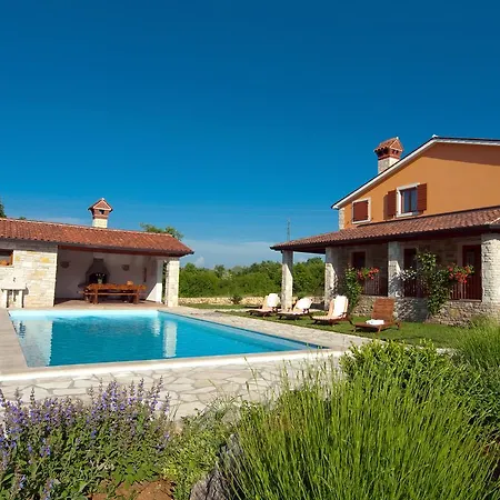 Bacio 660 Villa