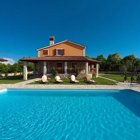 Villa Bacio 660