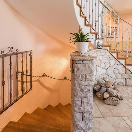 Bacio 660 Villa